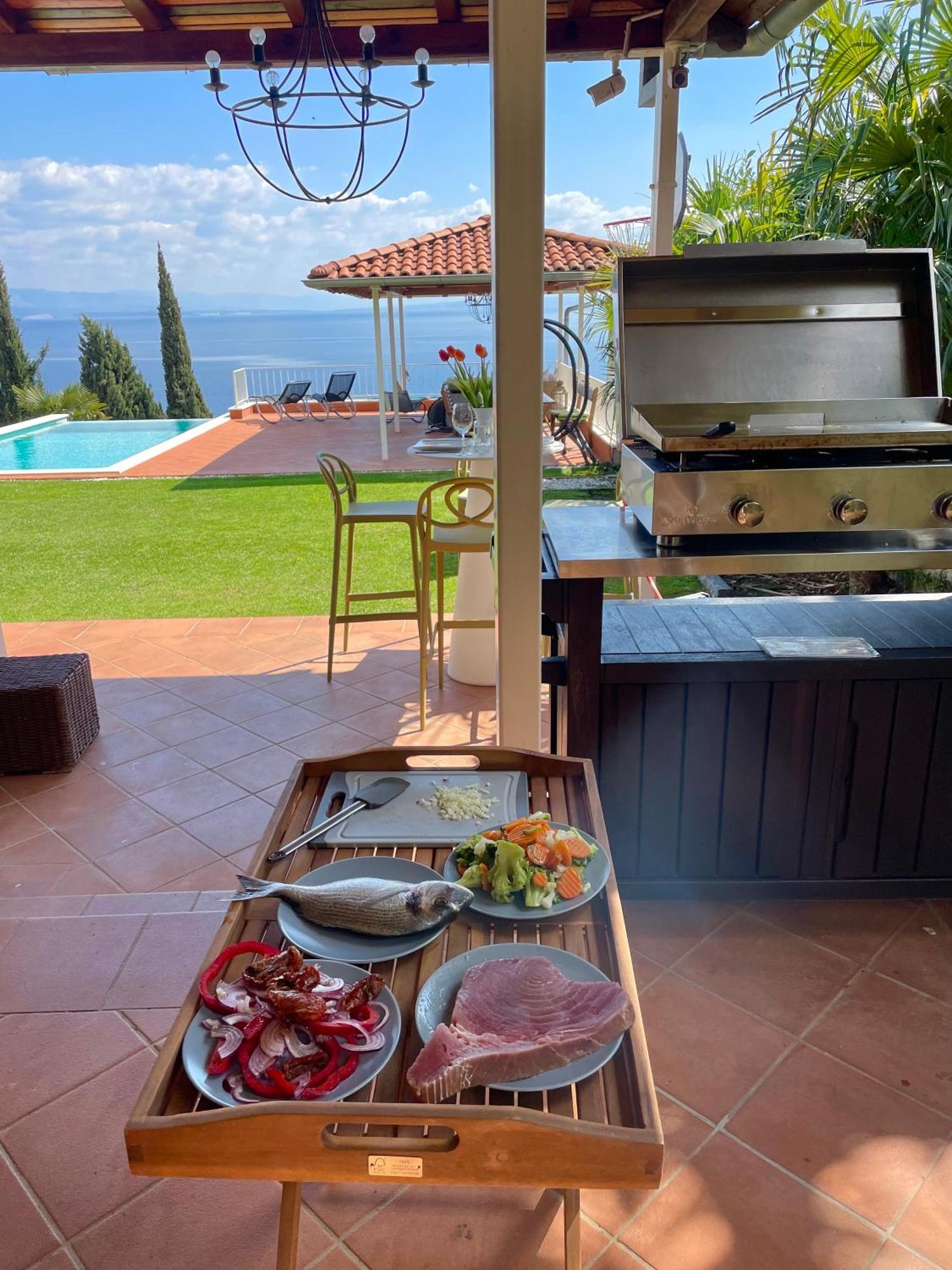 Villa Lovran - 150M To The Beach - Infinity Pool - Incredible Sea View - Fitness Room Eksteriør billede