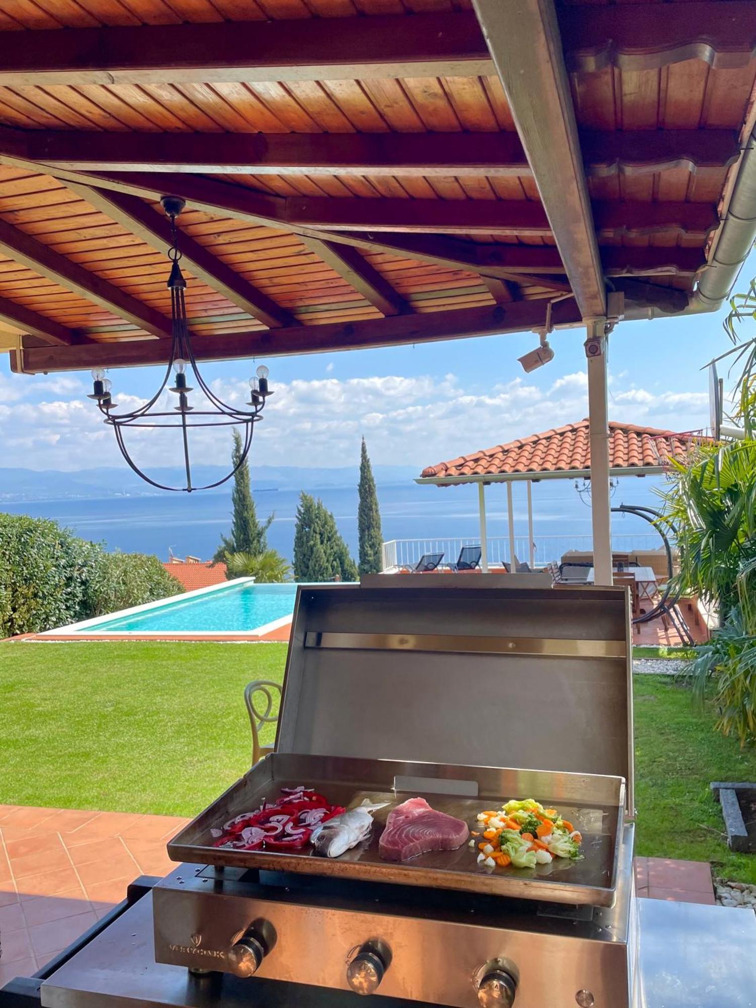 Villa Lovran - 150M To The Beach - Infinity Pool - Incredible Sea View - Fitness Room Eksteriør billede